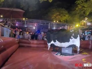 Hubad sluts bull pagsakay sa flash fest 2018 hindi maamo at sa ng kontrol