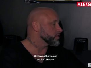 Letsdoeit - lubieżny niemieckie hotties jazda za middle-aged chuj w the seks wideo autobus