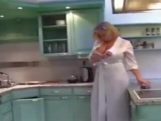 Ma belle-mère en la cuisine tôt matin hotmoza: x évalué film 11 | xhamster