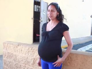 Grávida street-41 anos velho com segundo pregnancy: porcas clipe f7