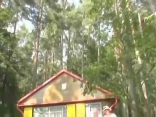 Lussurioso nonnina succhiare vecchio peter in il foresta